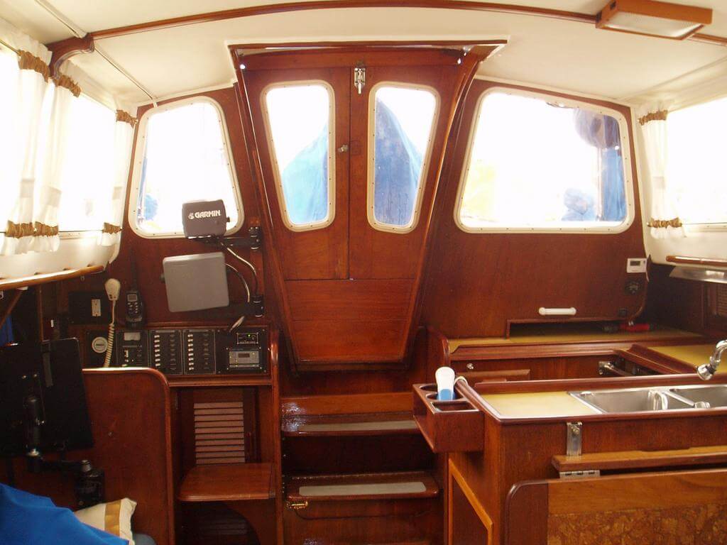 Galley, navigation station...and windows!!!