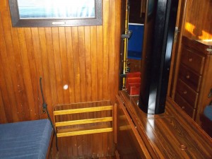 Salon looking aft