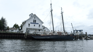 The Connecticut River Museum with the schooner Mary E.