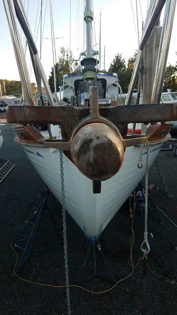 The cranse dry-fitted after carefully, but vigorously sanding the bowsprit.